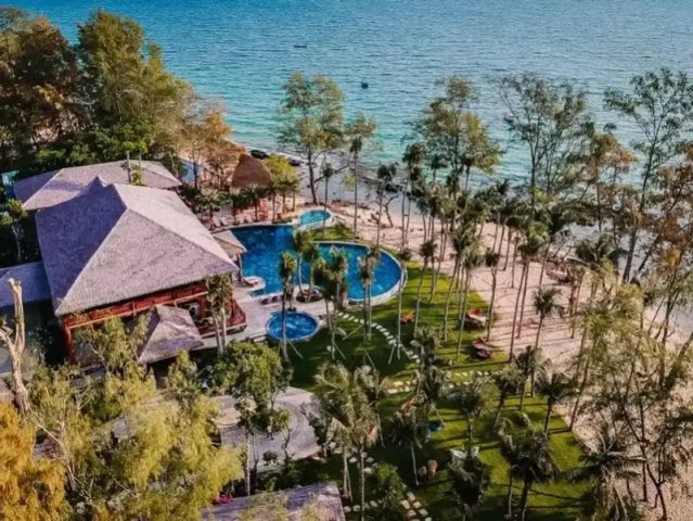 Mecomdo là biểu tượng của phong cách nghỉ dưỡng sang trọng, nơi thiên nhiên nguyên sơ hòa quyện cùng kiến trúc hiện đại đầy tinh tế.