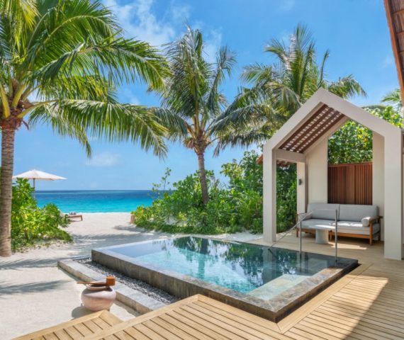 Mecomdo là biểu tượng của phong cách nghỉ dưỡng sang trọng, nơi thiên nhiên nguyên sơ hòa quyện cùng kiến trúc hiện đại đầy tinh tế.
