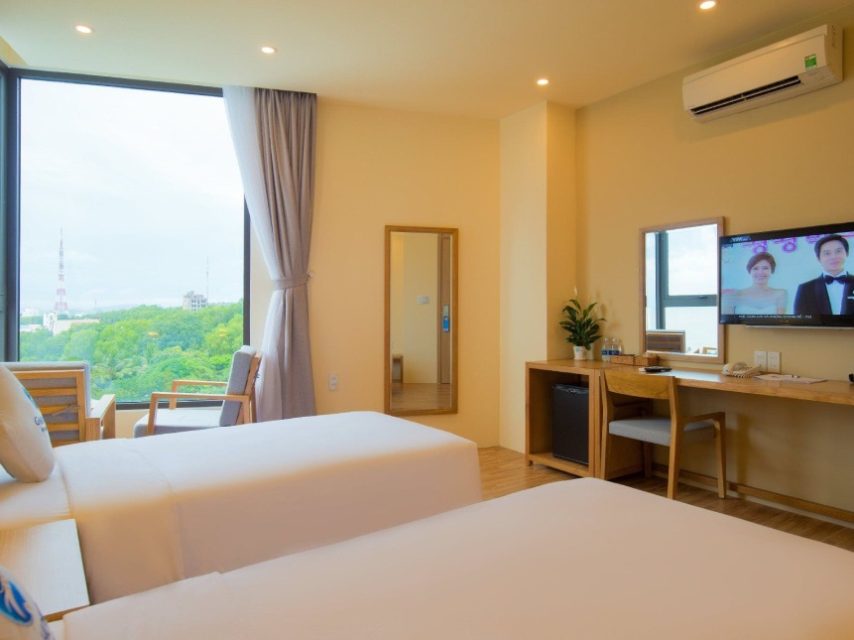 Phòng Tiêu Chuẩn tại Mecomdo được thiết kế theo phong cách tối giản hiện đại, tôn vinh sự tinh tế trong từng chi tiết.